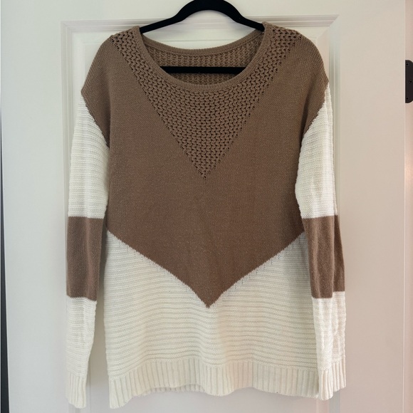 Tan and Cream Color blocked Lightweight Sweater - Picture 3 of 4